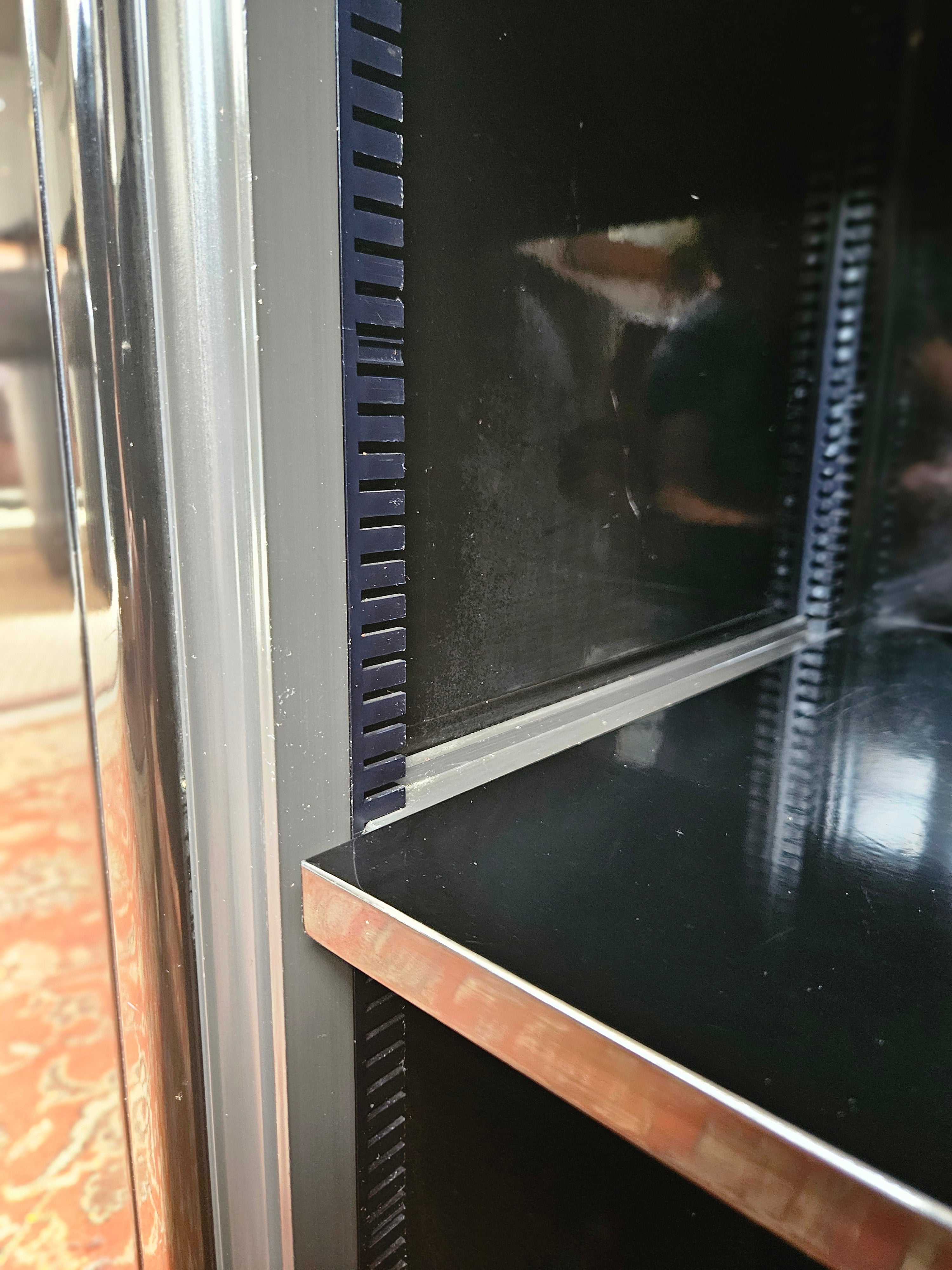 CREDENZA E VETRINA GIANFRANCO FRATTINI PER MOLTENI
