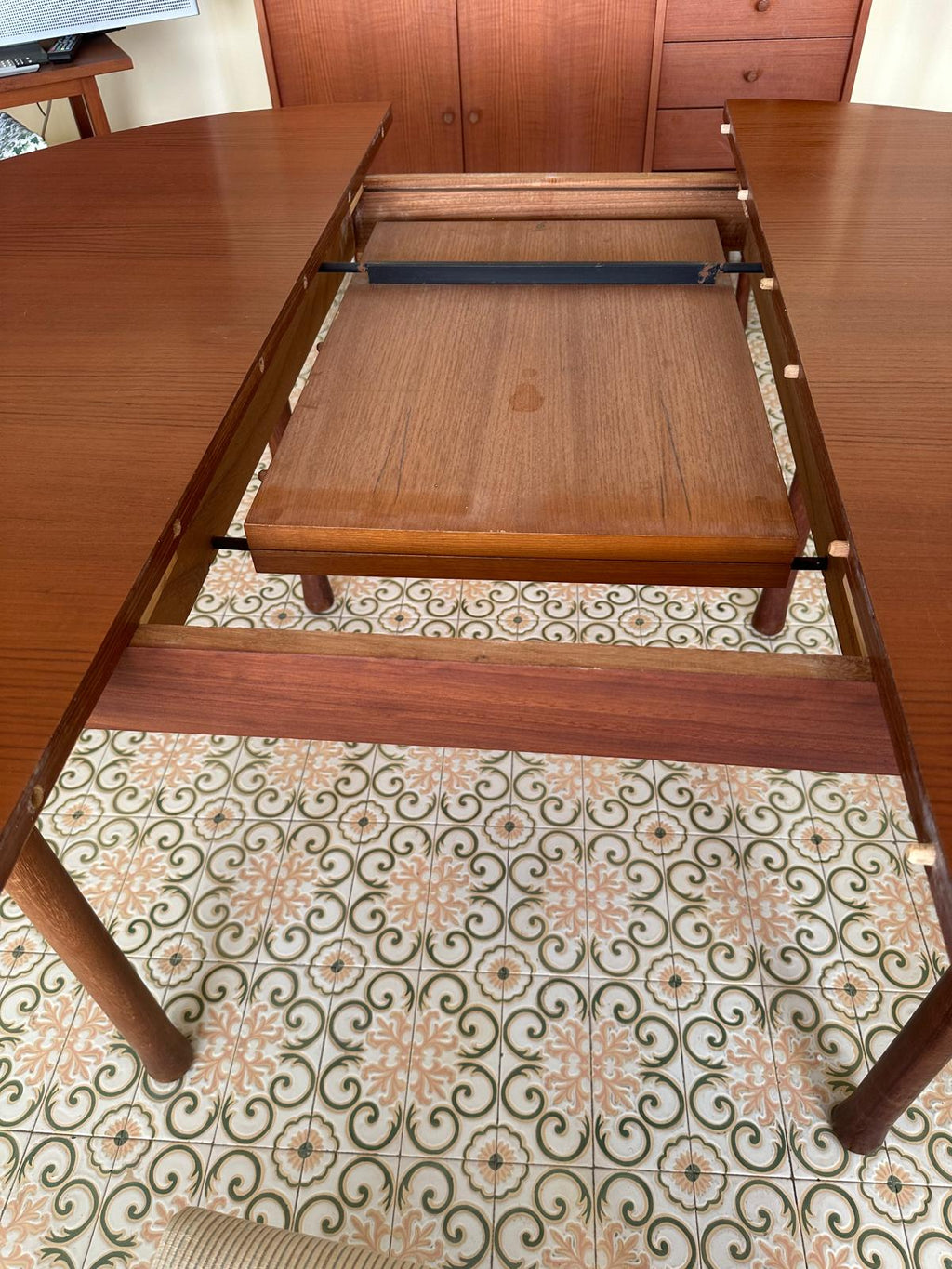 SET TAVOLO DA PRANZO IN STILE SCANDINAVO ANNI 60 E 4 SEDIE