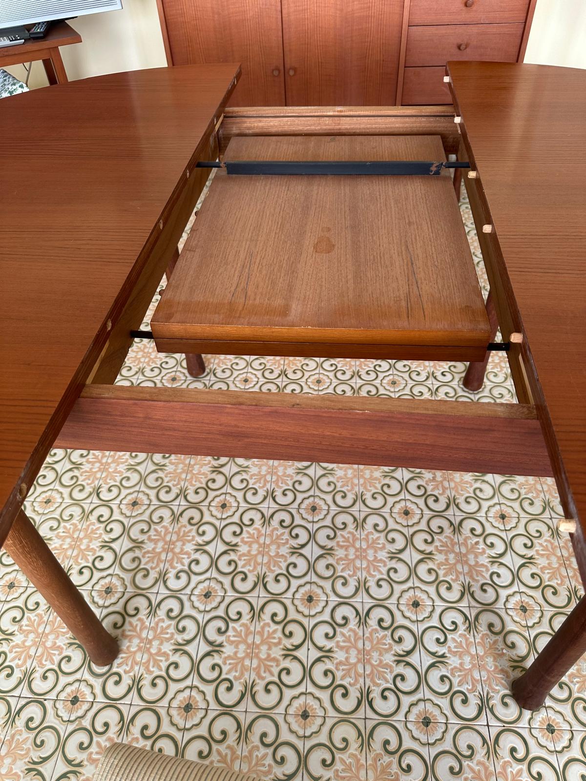 SET TAVOLO DA PRANZO IN STILE SCANDINAVO ANNI 60 E 4 SEDIE