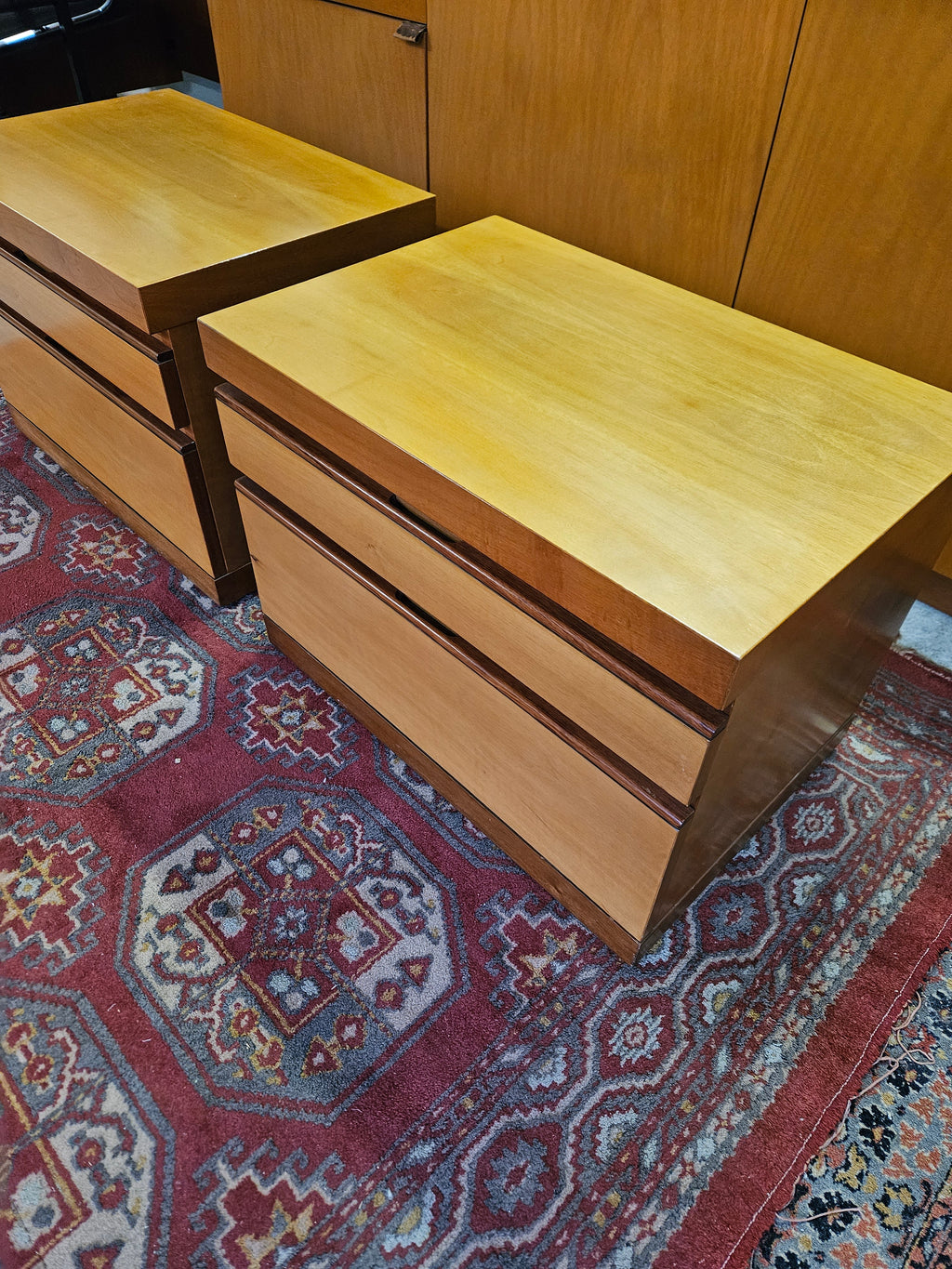 COPPIA DI COMODINI ANNI 70