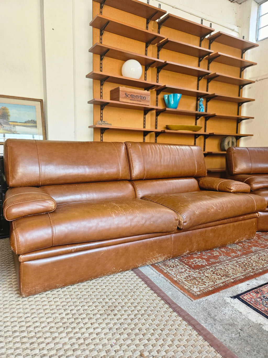 DIVANO VINTAGE E COPPIA DI POLTRONE IN PELLE