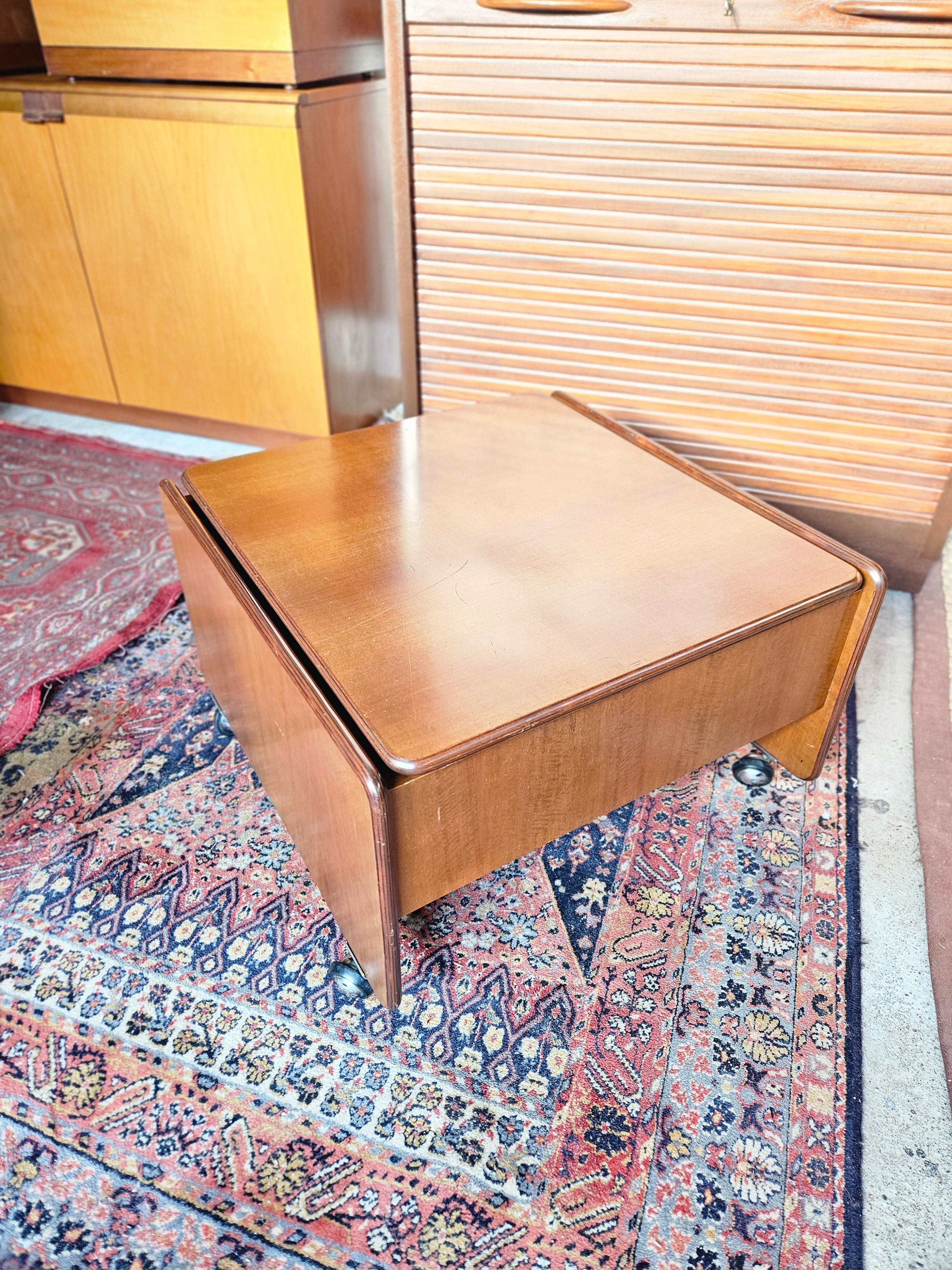 TAVOLINO SPRINGTIME DI MARCO ZANUSO PER ARFLEX