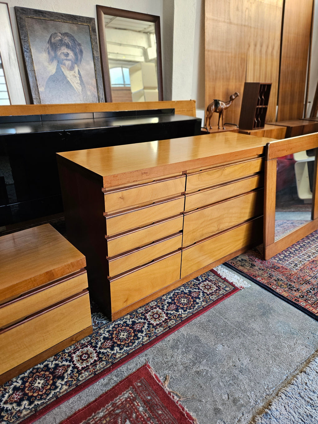 CASSETTIERA, COMODINI E SPECCHIO ANNI 70