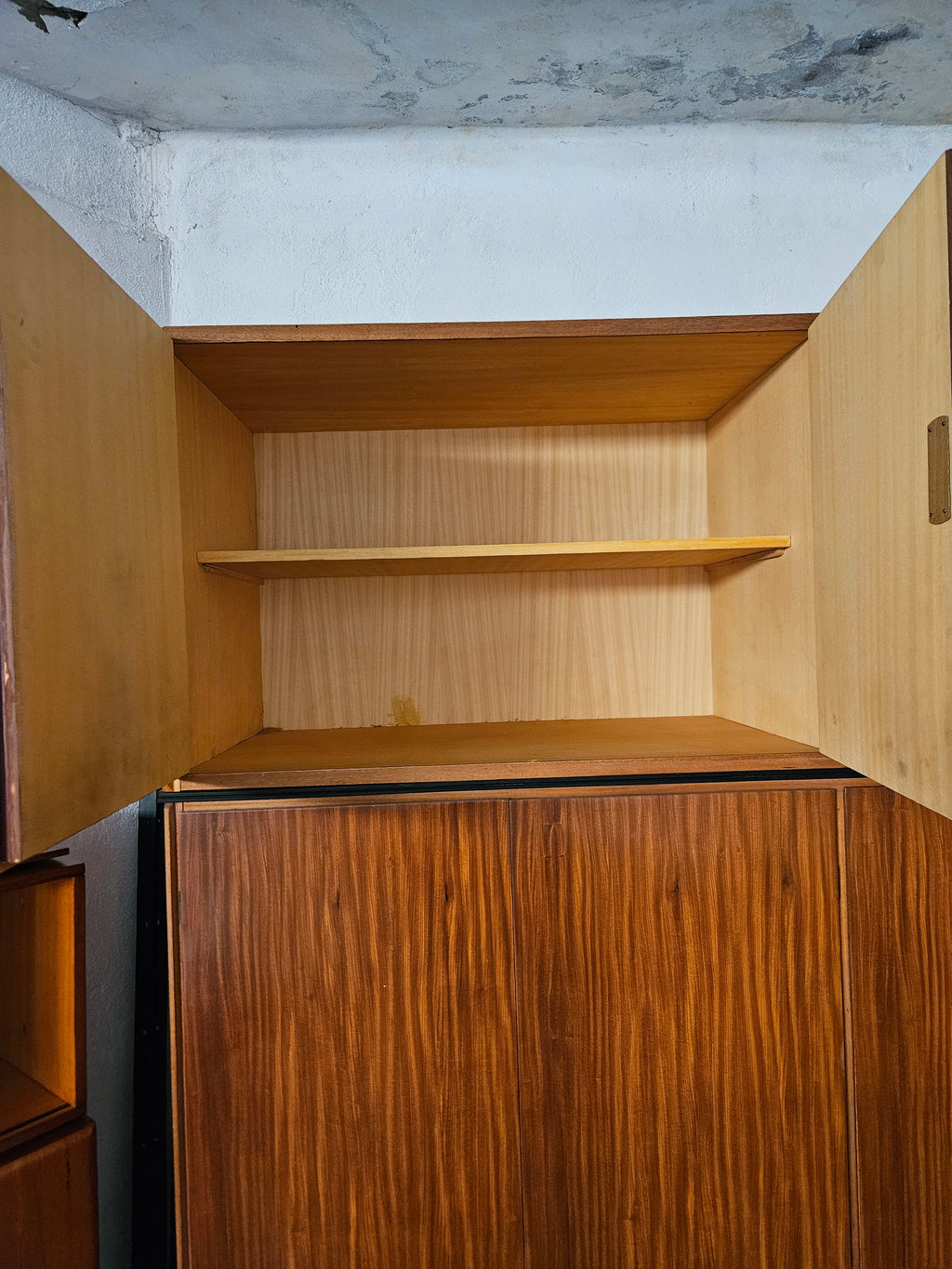 ARMADIO VINTAGE A 3 ANTE