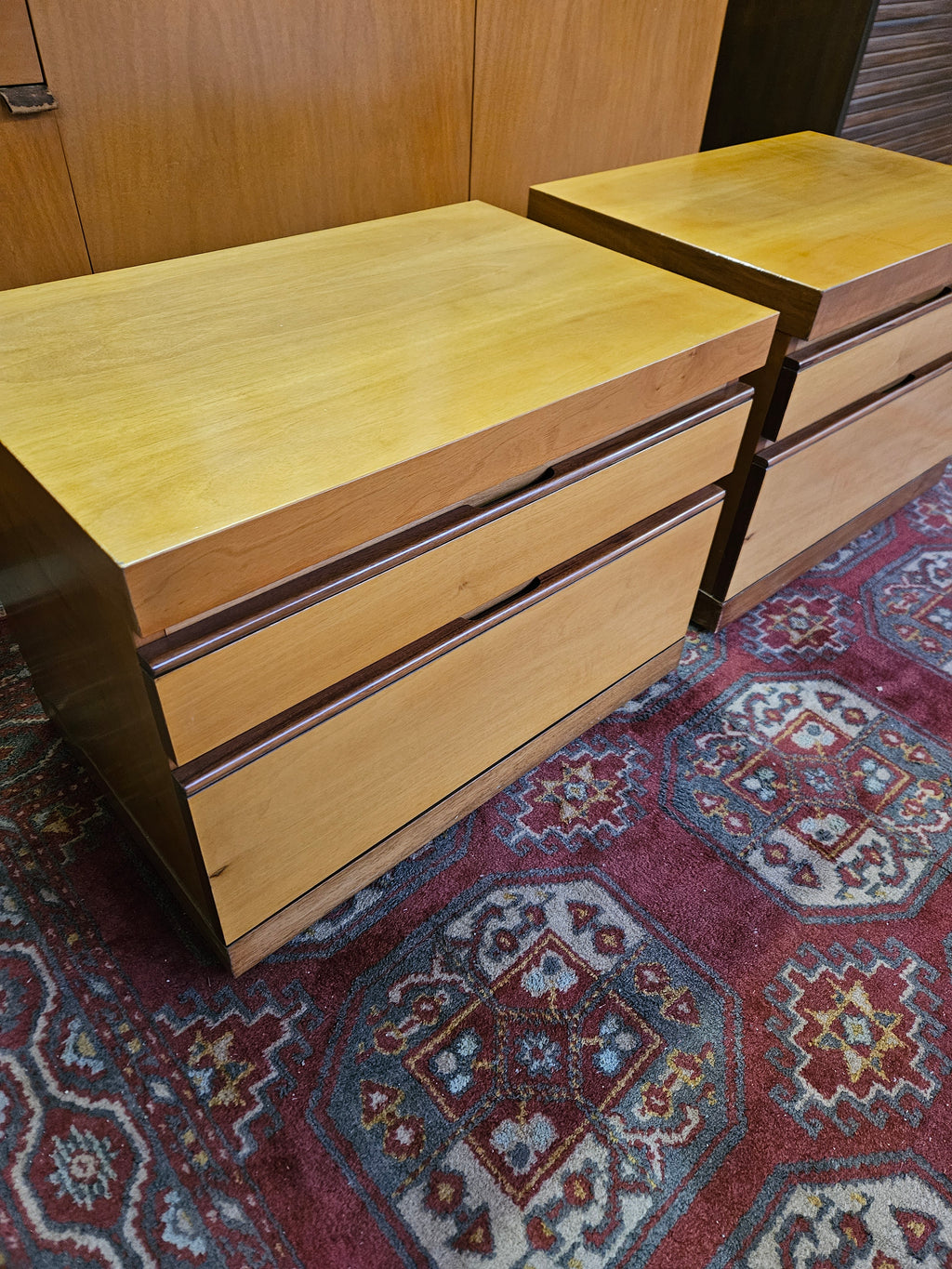 COPPIA DI COMODINI ANNI 70