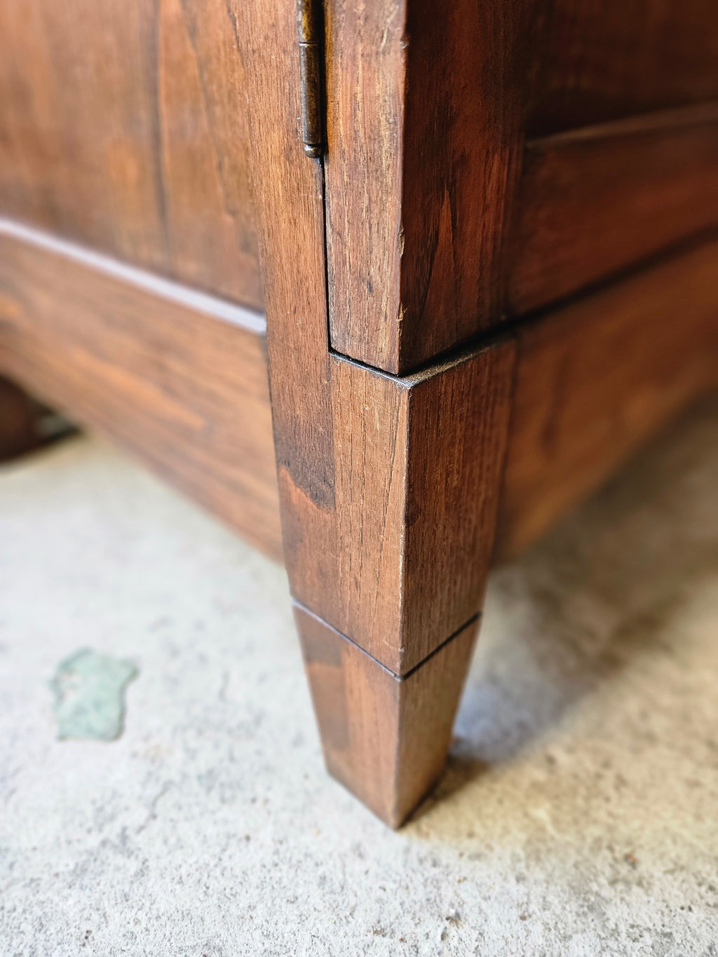 CASSETTIERA IN STILE LIBERTY