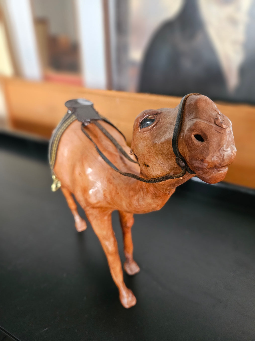 STATUA IN LEGNO E PELLE