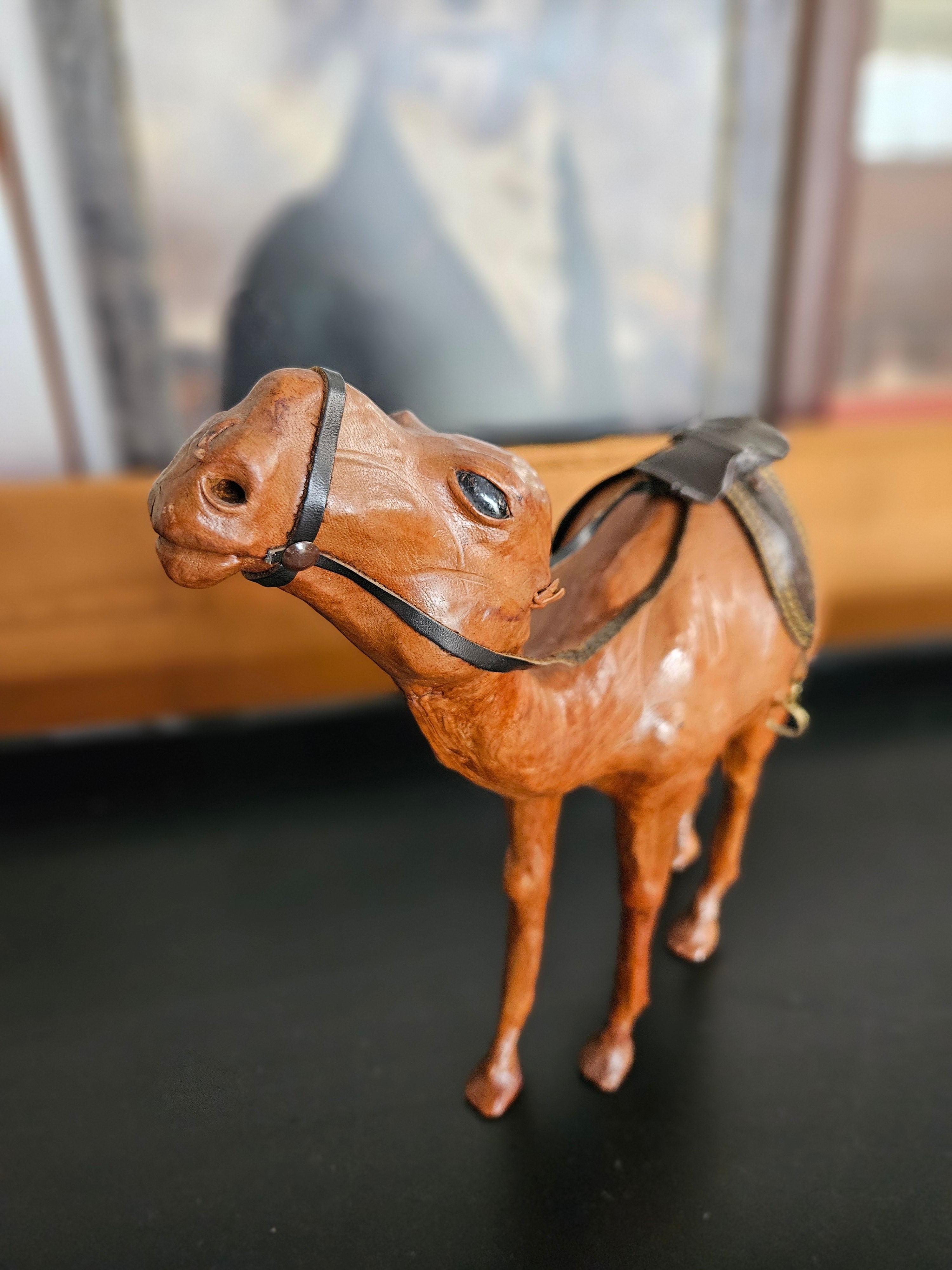 STATUA IN LEGNO E PELLE