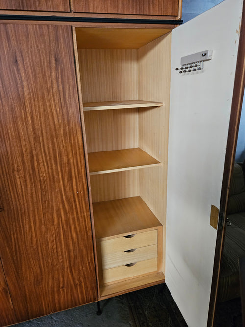 ARMADIO VINTAGE A 3 ANTE