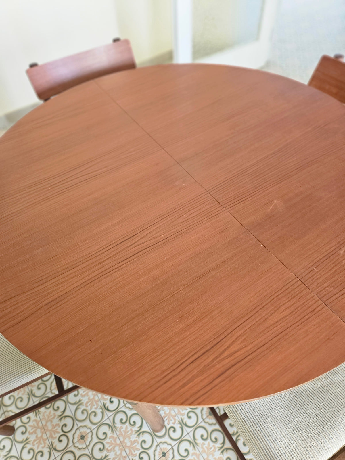 SET TAVOLO DA PRANZO IN STILE SCANDINAVO ANNI 60 E 4 SEDIE