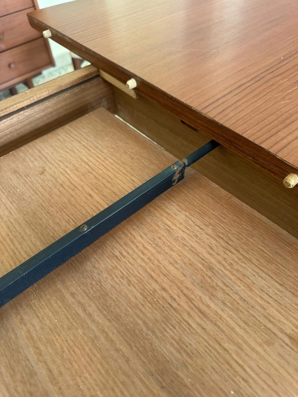 SET TAVOLO DA PRANZO IN STILE SCANDINAVO ANNI 60 E 4 SEDIE