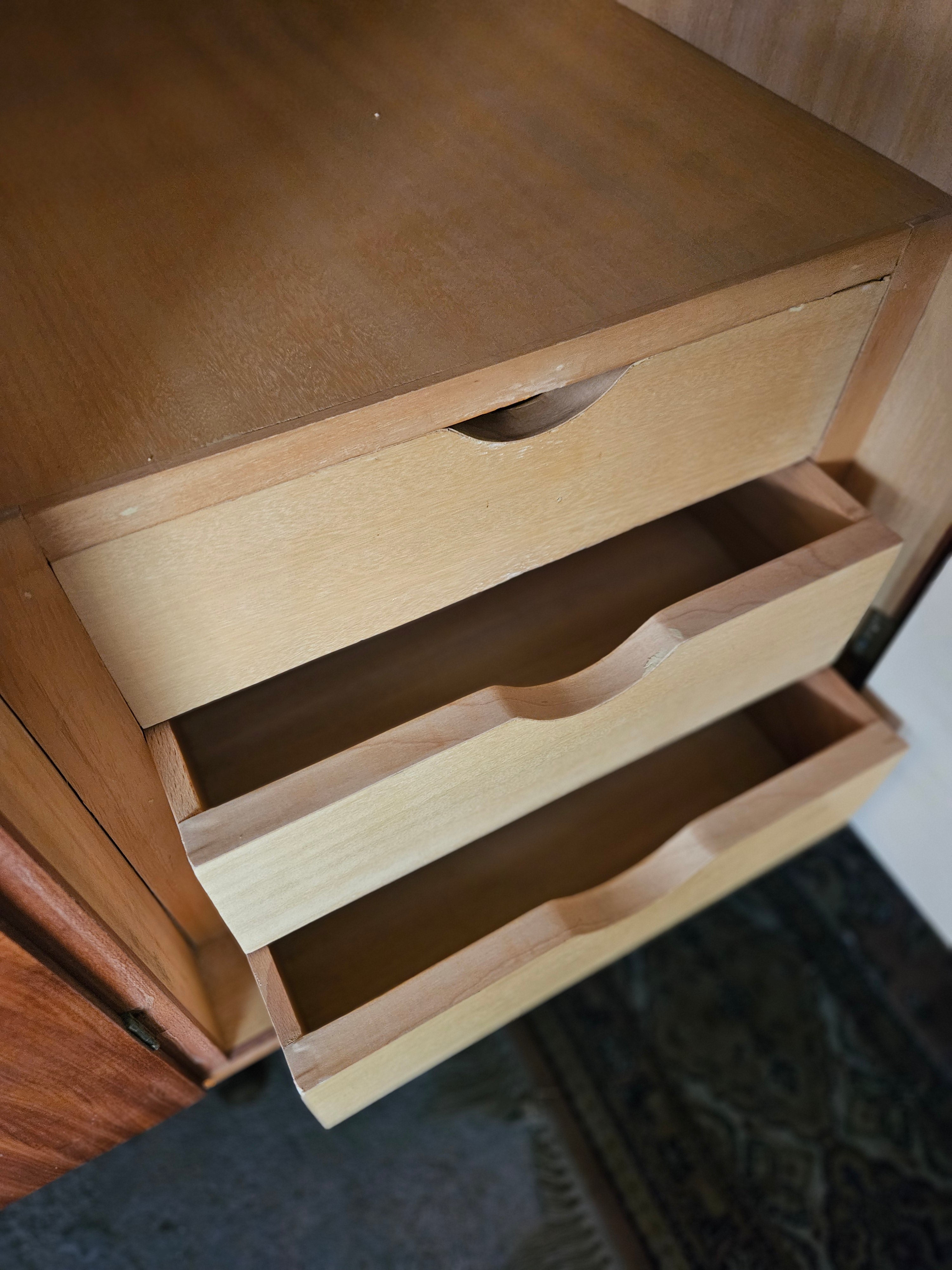 ARMADIO VINTAGE A 3 ANTE